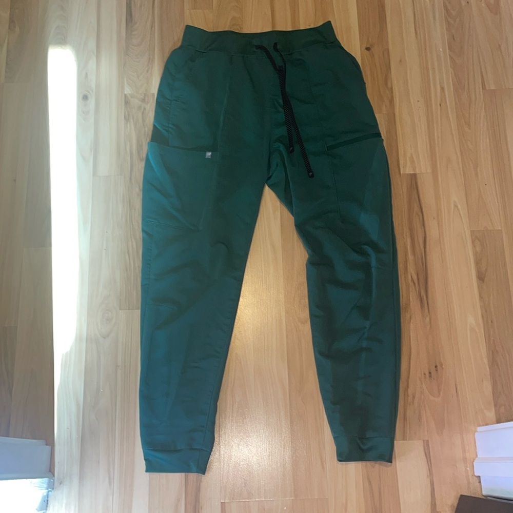 Fabletics jogger scrub pant